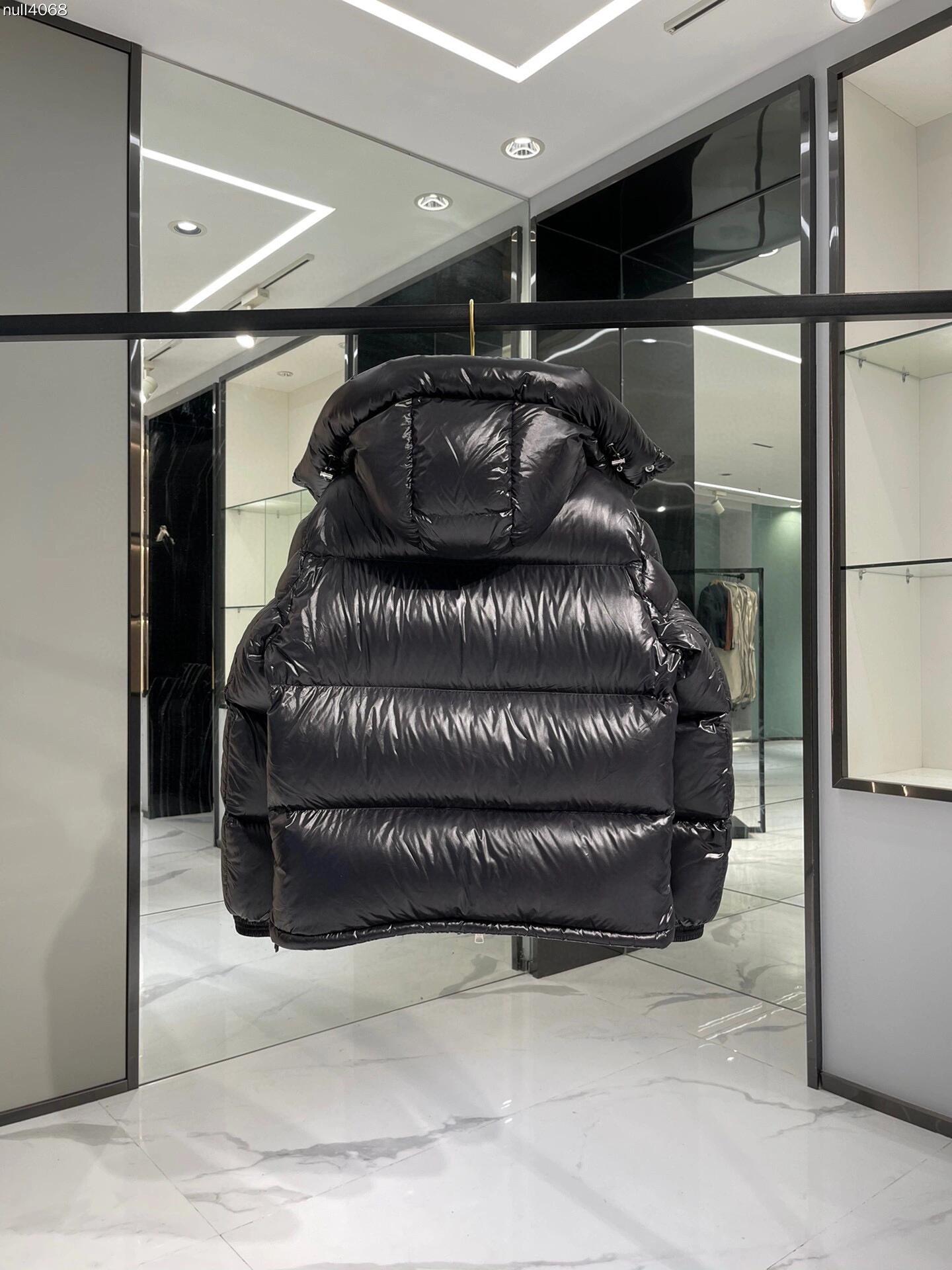 【限定新モデル】MONCLER Montbeliard ダウンジャケット