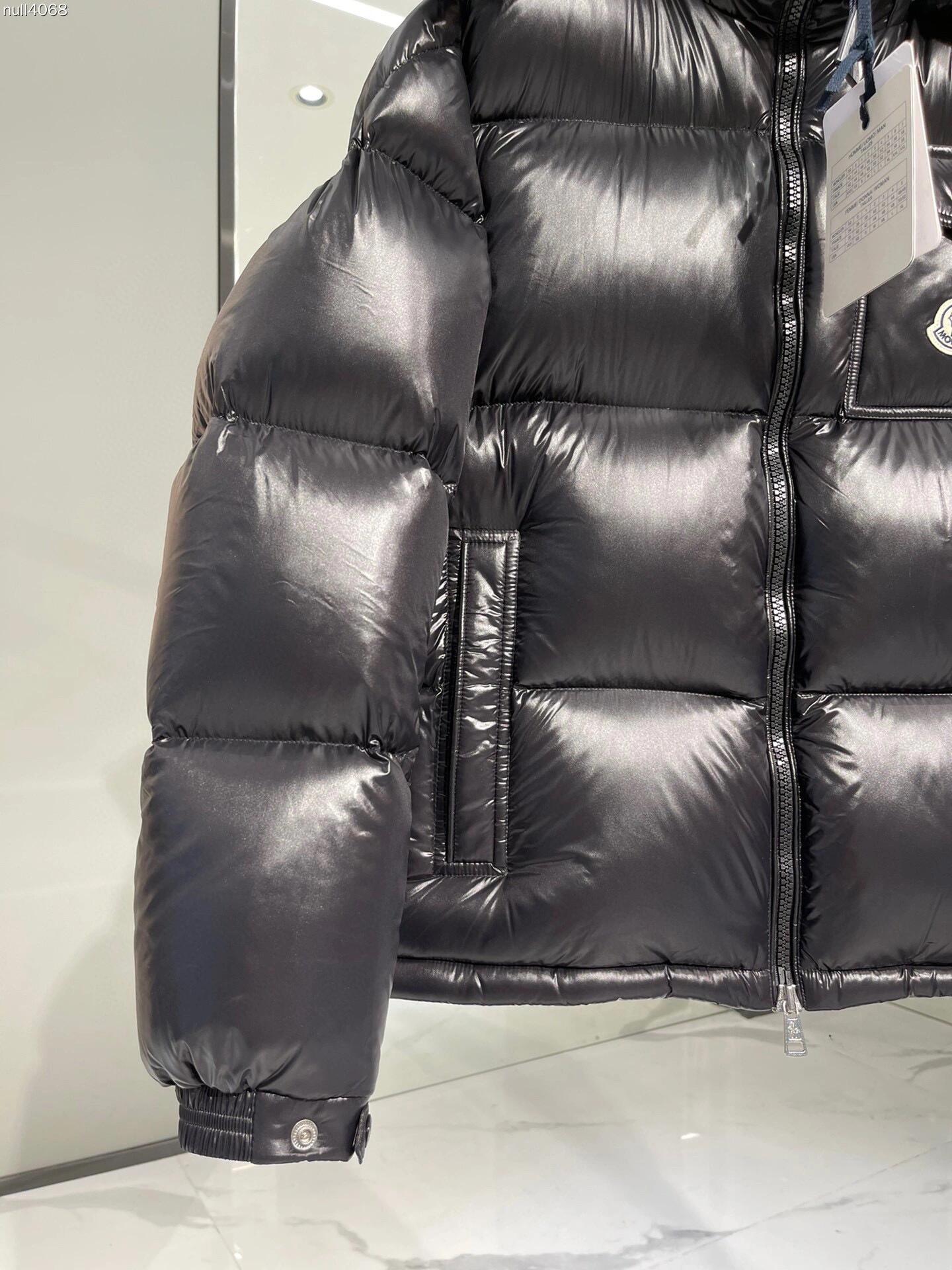 【限定新モデル】MONCLER Montbeliard ダウンジャケット