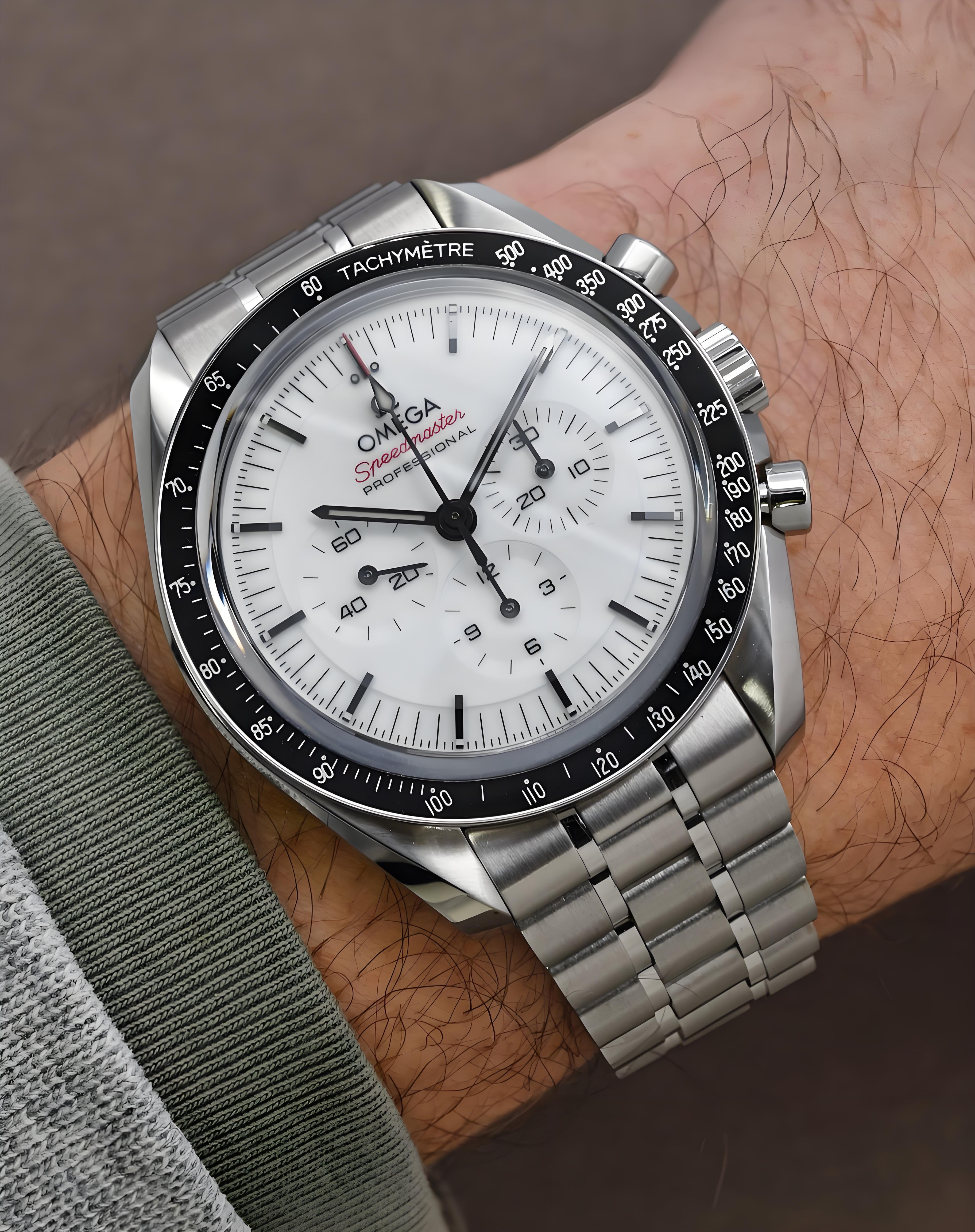 OMEGA Speedmaste﻿r ムーンウォッチ プロフェッショナ﻿ル