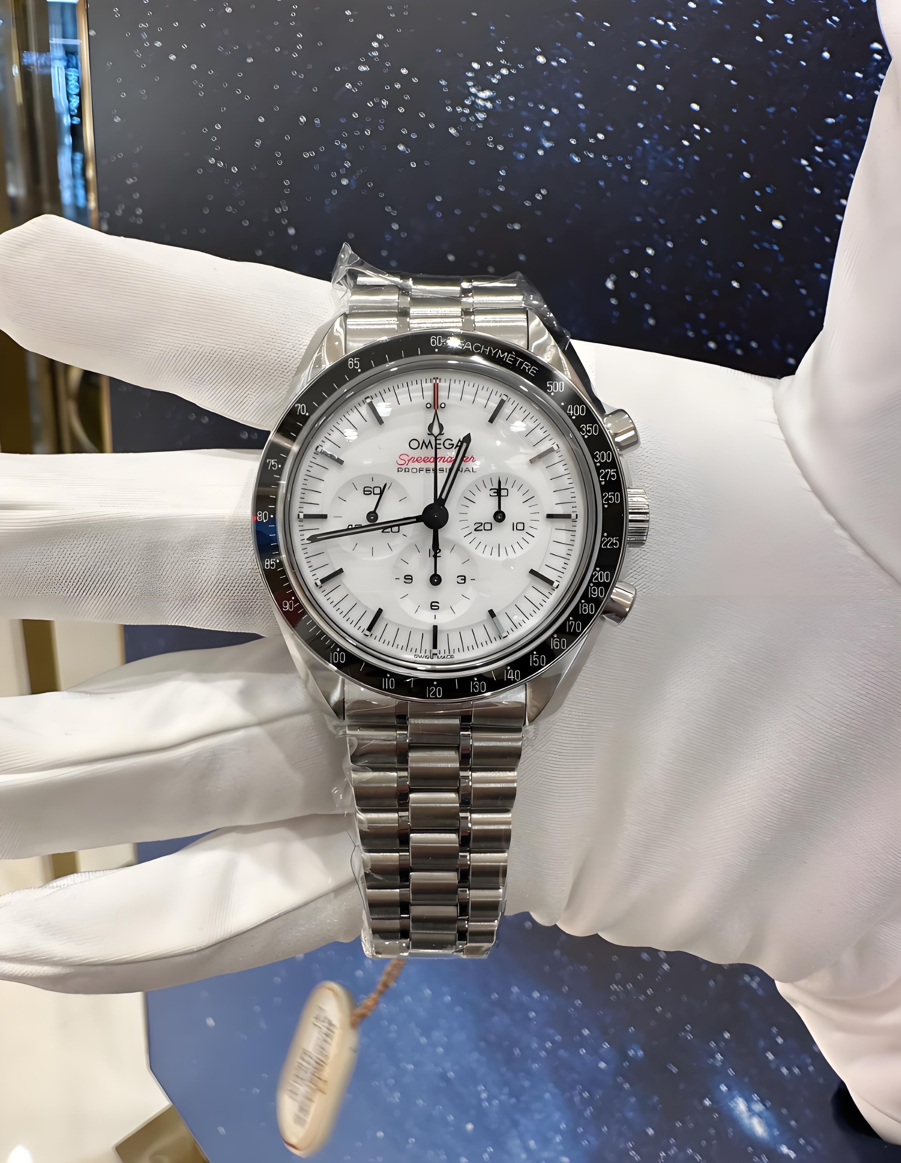 OMEGA Speedmaste﻿r ムーンウォッチ プロフェッショナ﻿ル