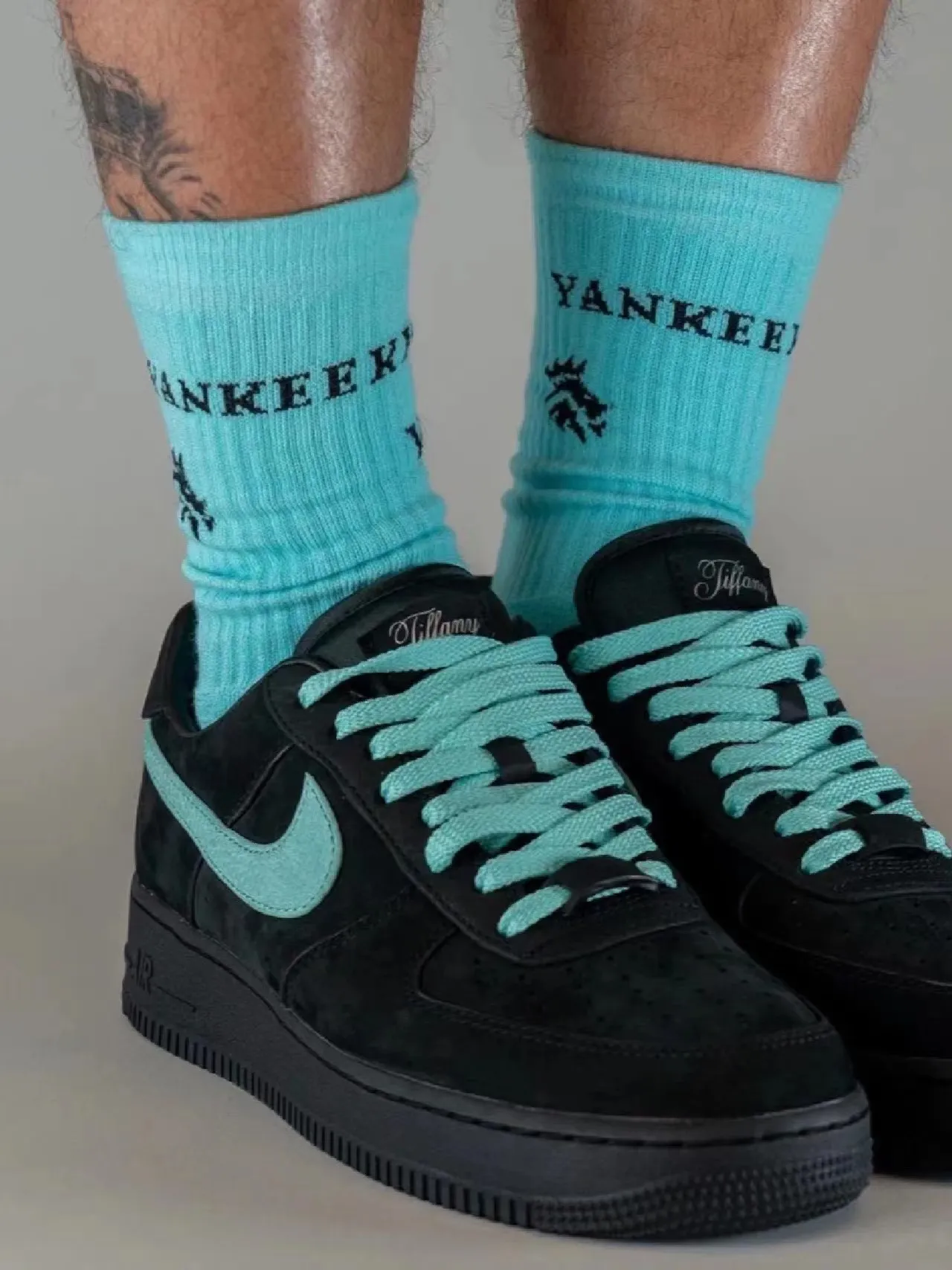 🔥限定30個！売り切れ次第終わり！【NIKE |公式サイトは】🔥★送関込★世界中を震撼させた話題のコラボ★◆超人気◆ 雑誌、ＴＶ、映画に登場アイテム♪