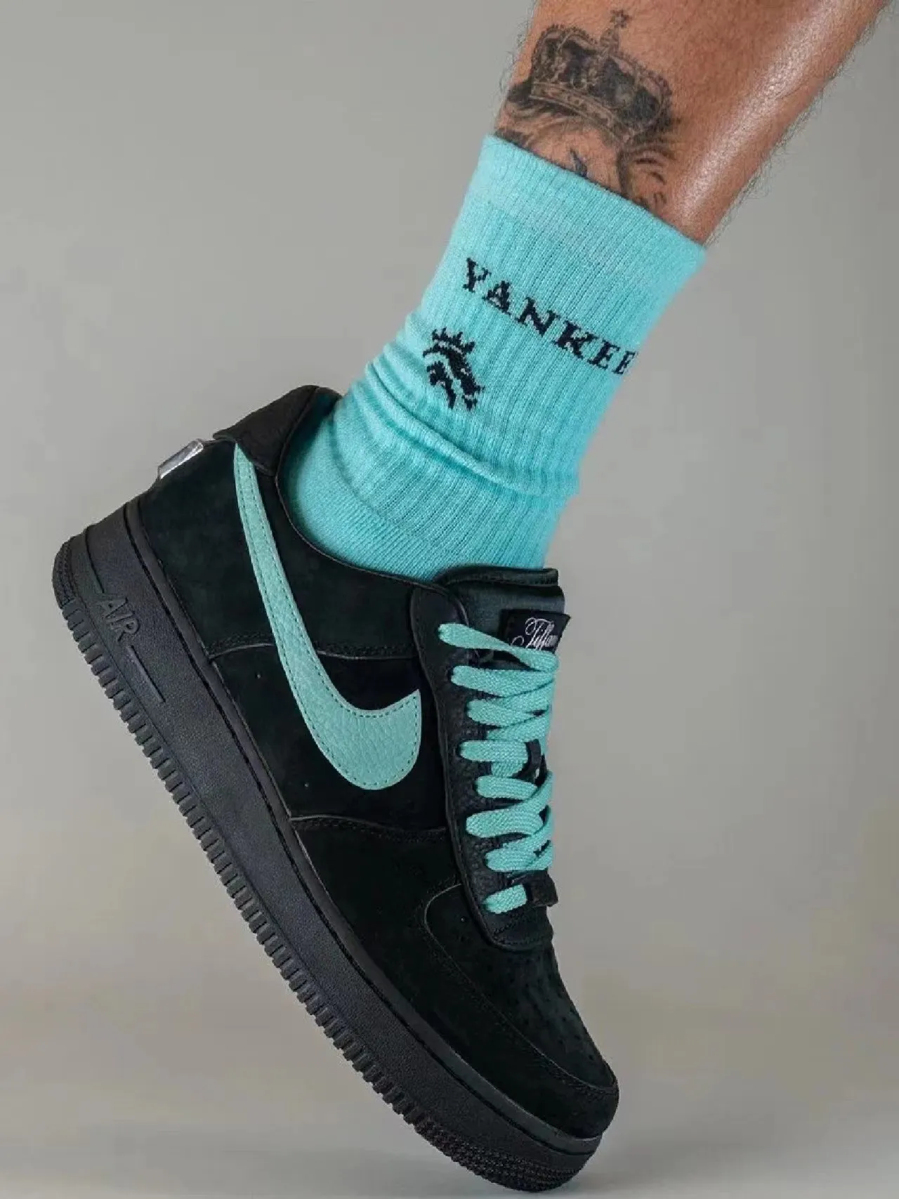 🔥限定30個！売り切れ次第終わり！【NIKE |公式サイトは】🔥★送関込★世界中を震撼させた話題のコラボ★◆超人気◆ 雑誌、ＴＶ、映画に登場アイテム♪