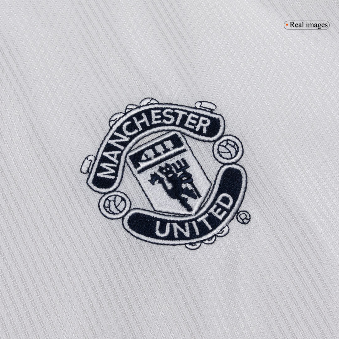 Retro Manchester United Mens Away Soccer Jersey 2000/01 White