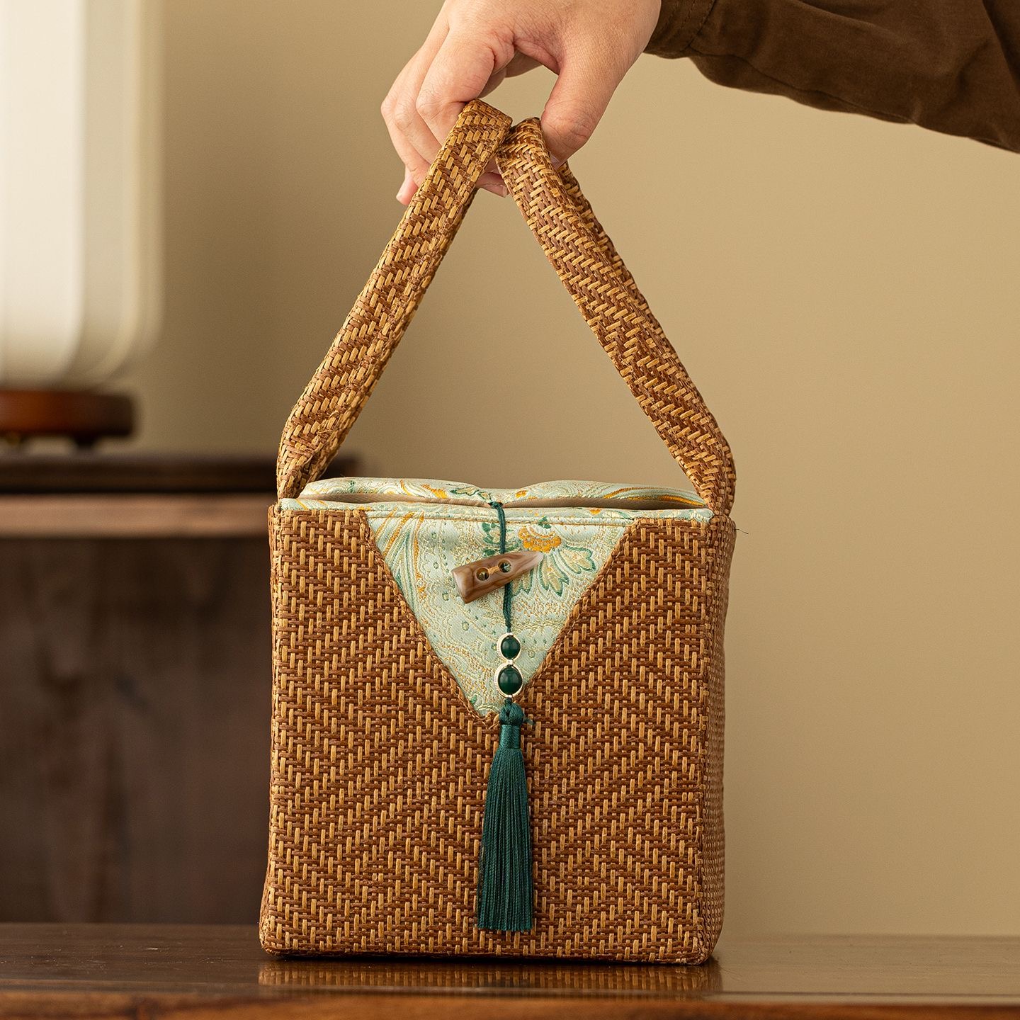AuienTea Jasmine Green Tea Gift Set, Twin Gilded Floral‑Pattern Ceramic Caddies, Brocade Woven Hand‑held Gift Basket, Scented Tea for Holiday & Business Gifting