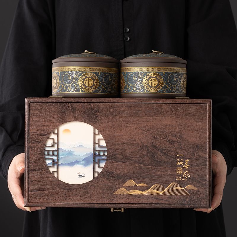 AuienTea Chinese Green Tea Gift Set, Retro Pattern Purple‑Clay Tea Caddy, Wooden Hollow‑Out Gift Box, Ideal for Holiday & Business Gifting
