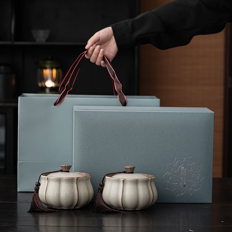 AuienTea Chinese Black Tea Gift Set, Crack‑Glaze Ceramic Tea Caddy With Tassel, Premium Hard Gift Box, Ideal for Business & Holiday Gifting