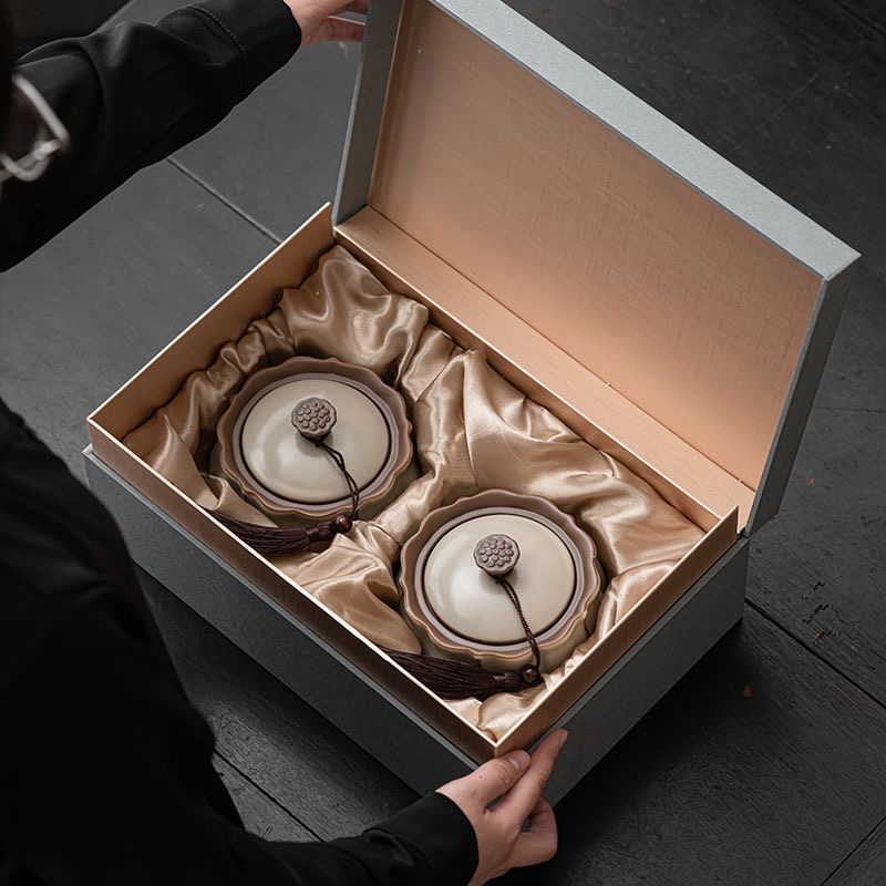 AuienTea Chinese Black Tea Gift Set, Crack‑Glaze Ceramic Tea Caddy With Tassel, Premium Hard Gift Box, Ideal for Business & Holiday Gifting