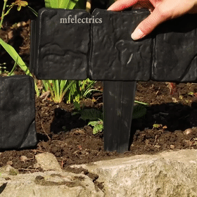 Scalable garden fence