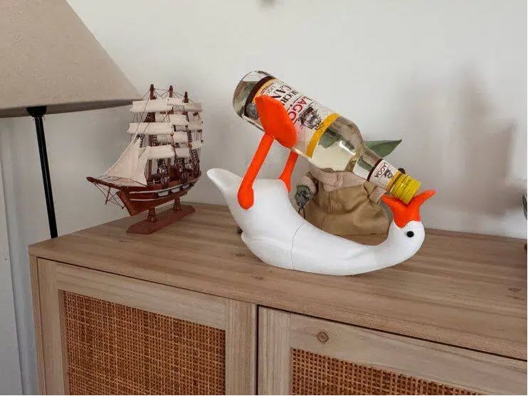 Complete goose wine holder product shot