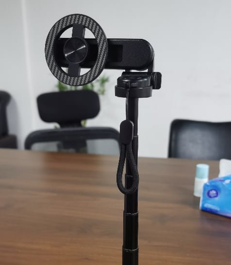 T20-C magnetic tripod main product shot