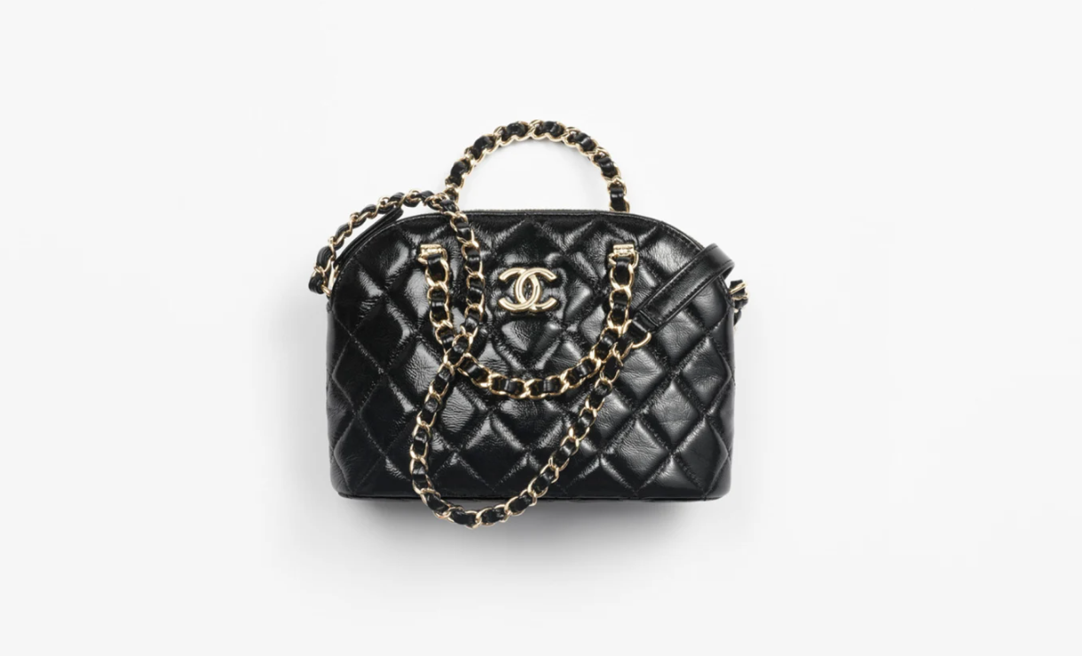 Chanel shell bag AS3969