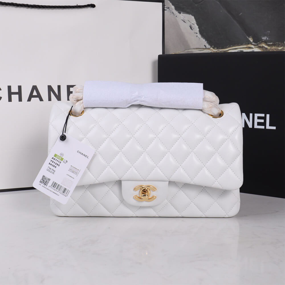 CHANEL Classic Flap Medium