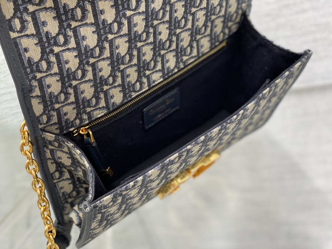 Dior 30 MONTAIGNE CHAIN BAG M9208