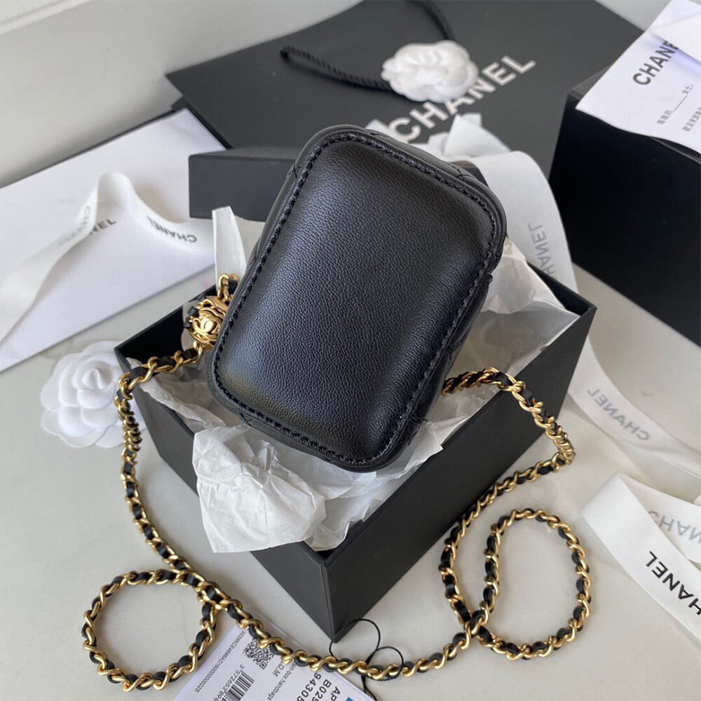 Chanel SMALL VANITY WITH CHAIN