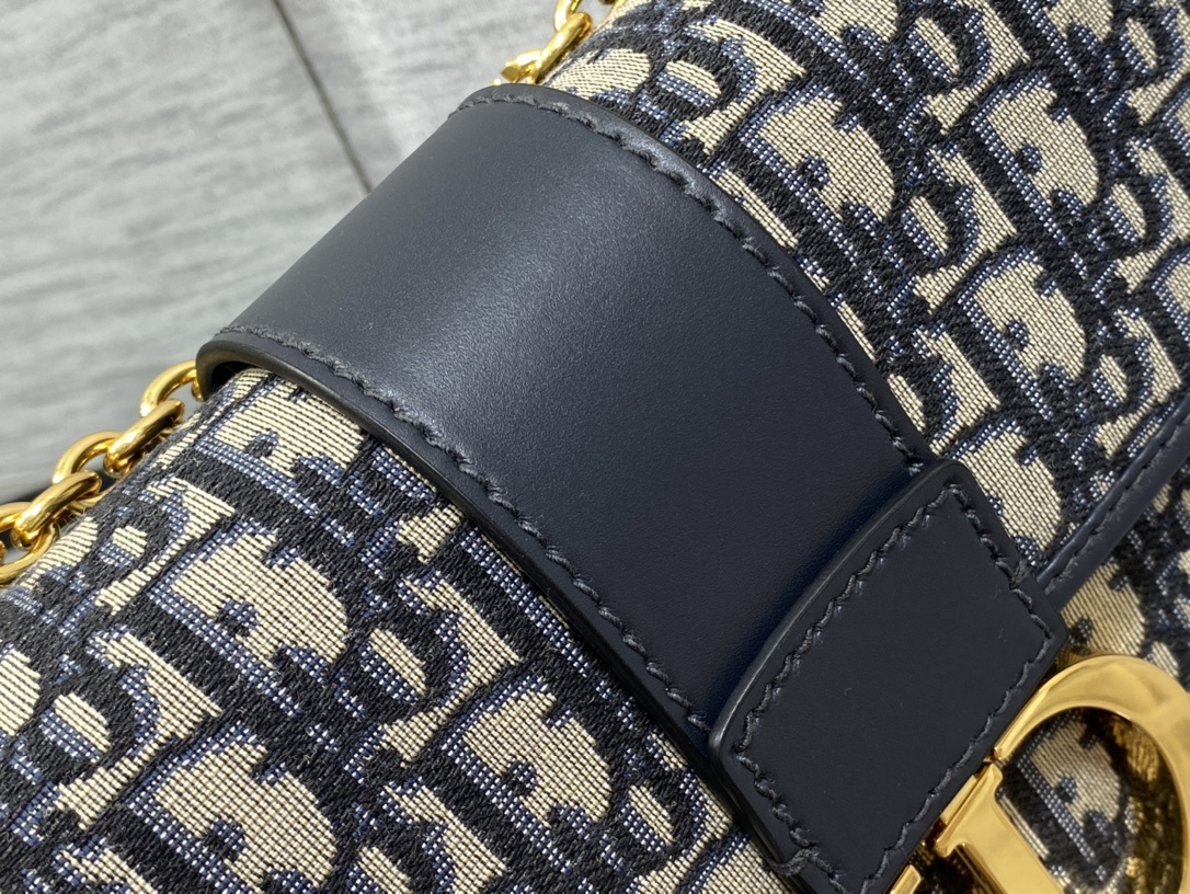 Dior 30 MONTAIGNE CHAIN BAG M9208