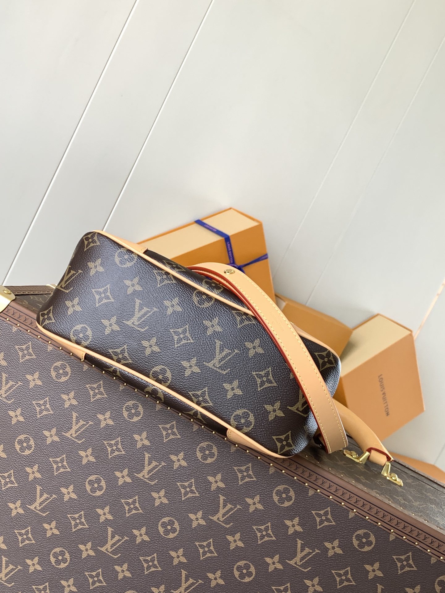 LV Boulogne Handbag M45832