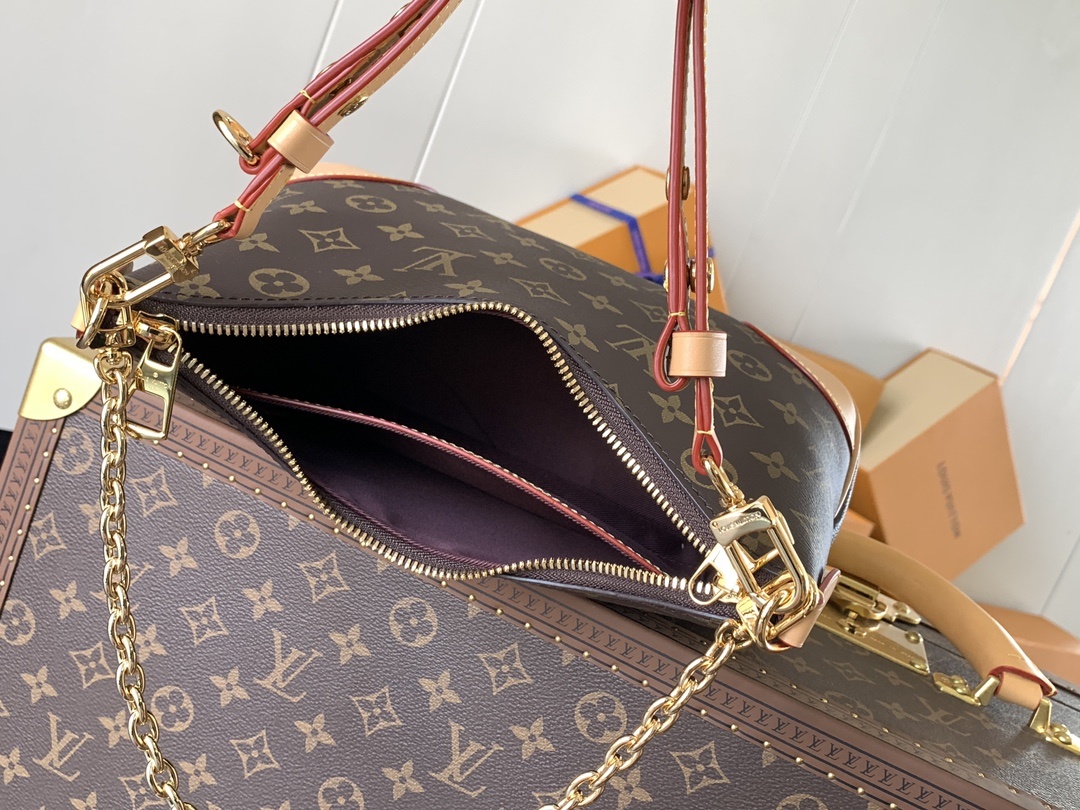 LV Boulogne Handbag M45832