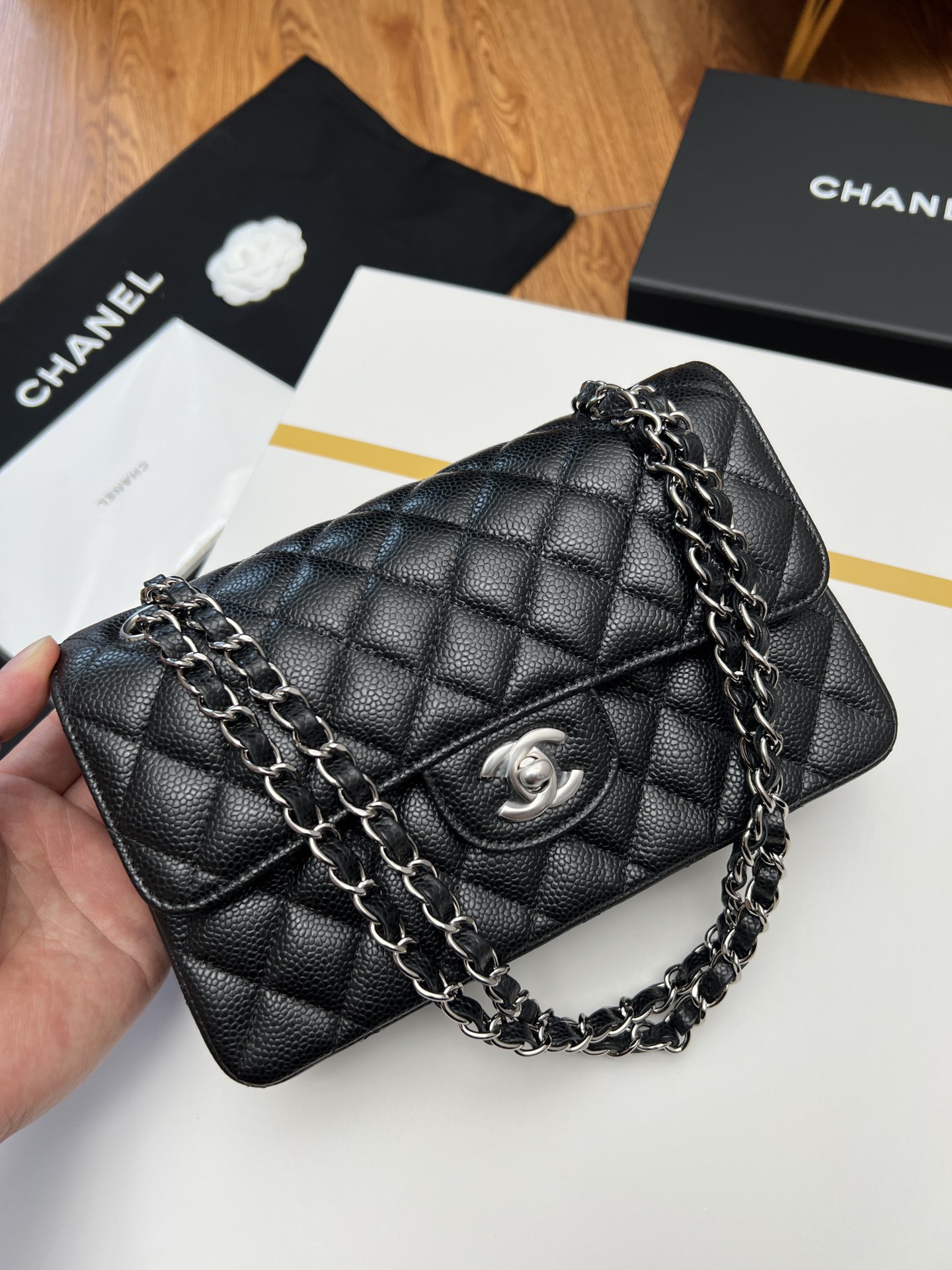 SMALL CLASSIC HANDBAG