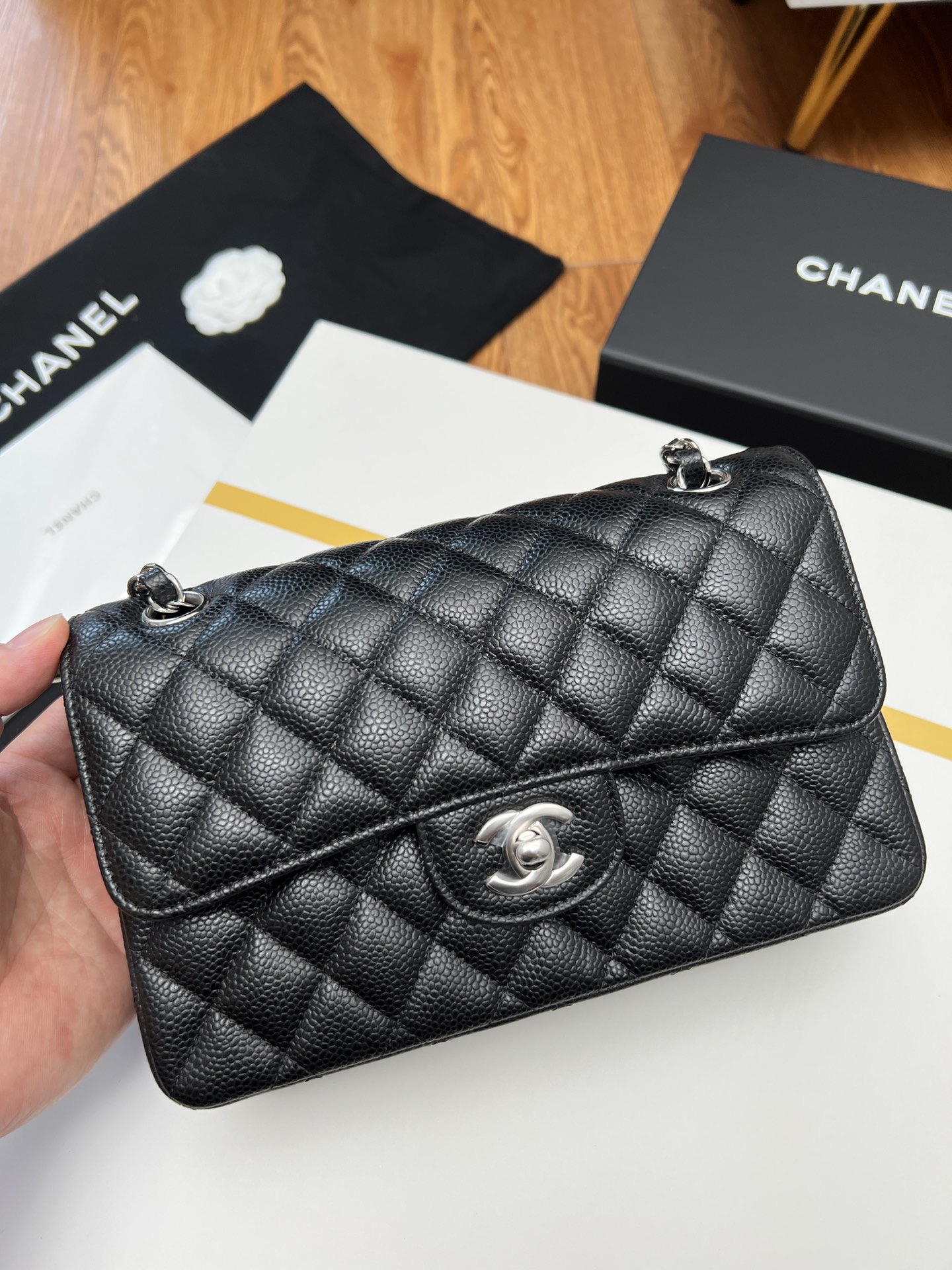 SMALL CLASSIC HANDBAG