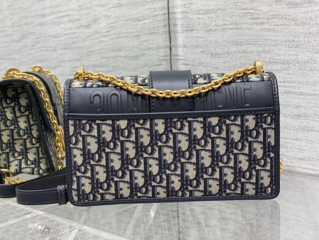 Dior 30 MONTAIGNE CHAIN BAG M9208