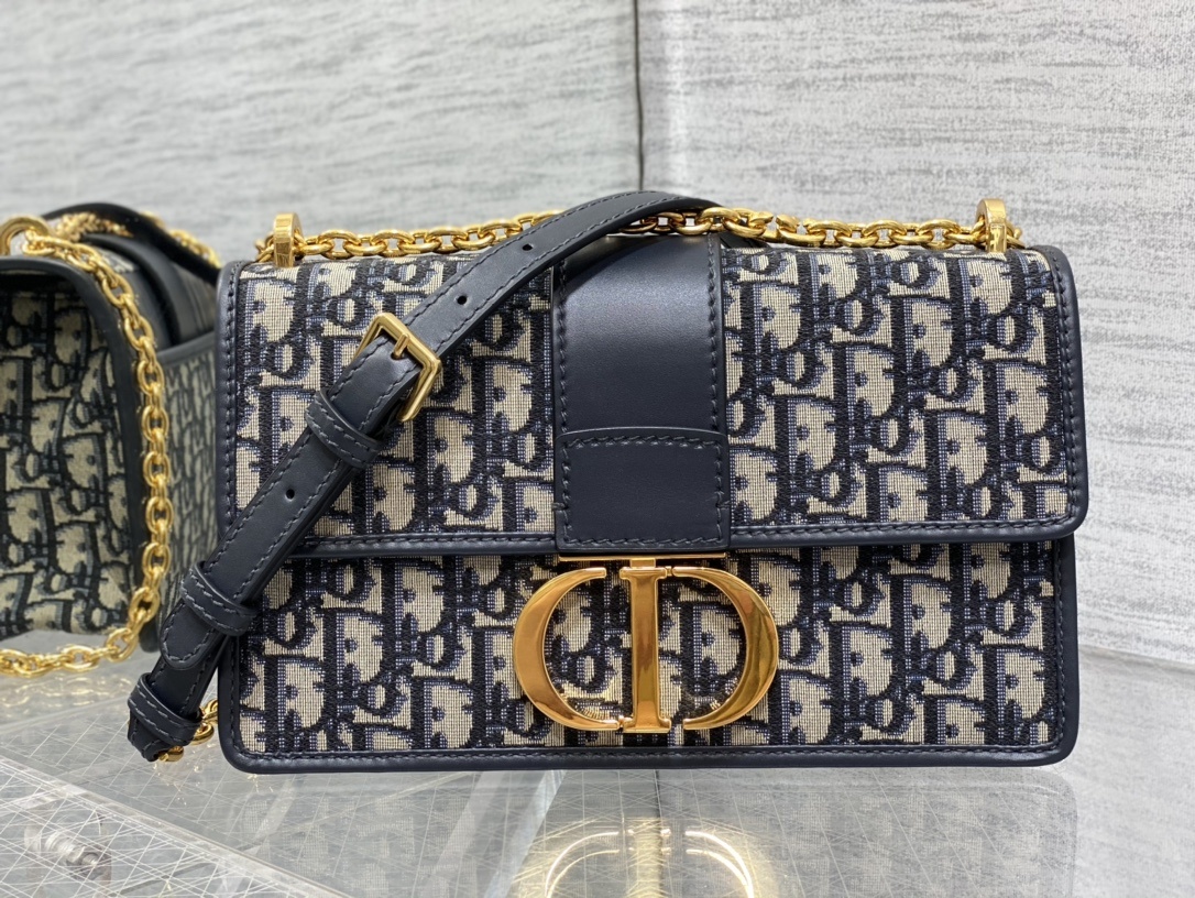 Dior 30 MONTAIGNE CHAIN BAG M9208