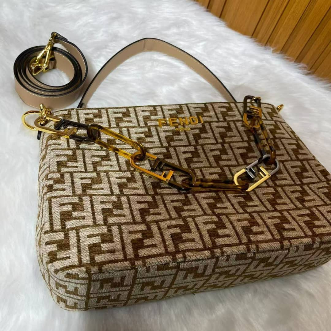 fendi bag/ 35 x 23 x 14 cm