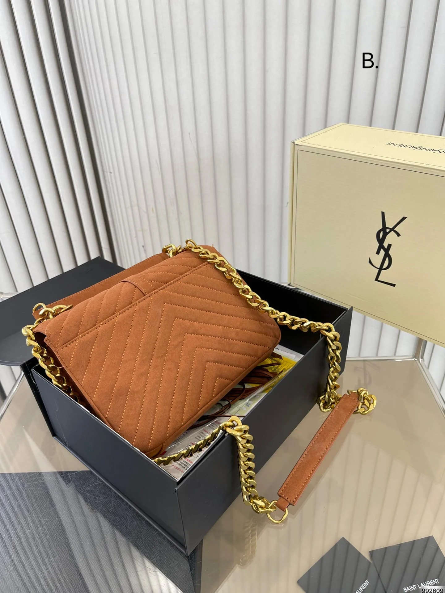 YSL BAG/ 24 x 16 cm