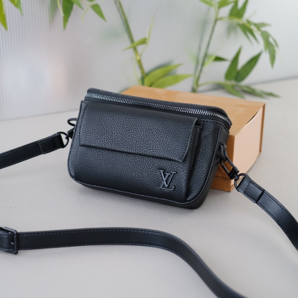 LV Bag - 29 x 13 x 3 cm