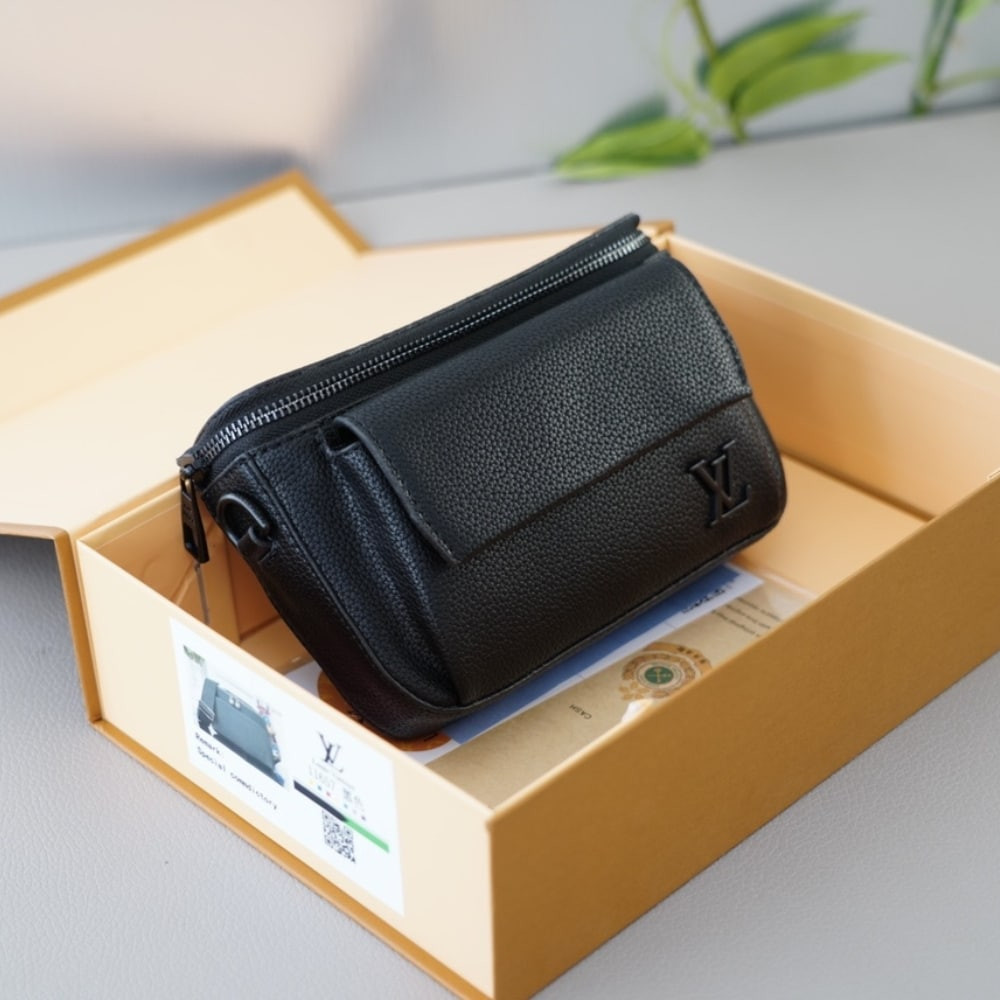 LV Bag - 29 x 13 x 3 cm