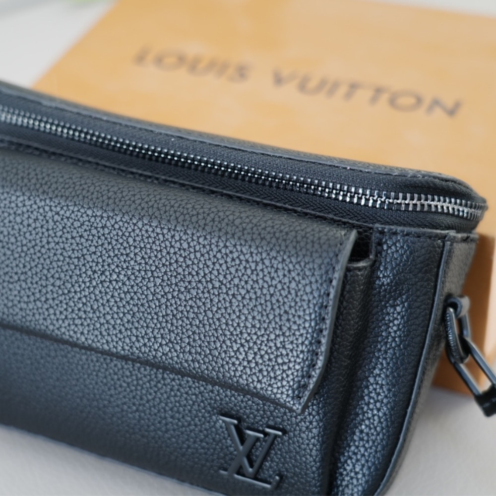 LV Bag - 29 x 13 x 3 cm