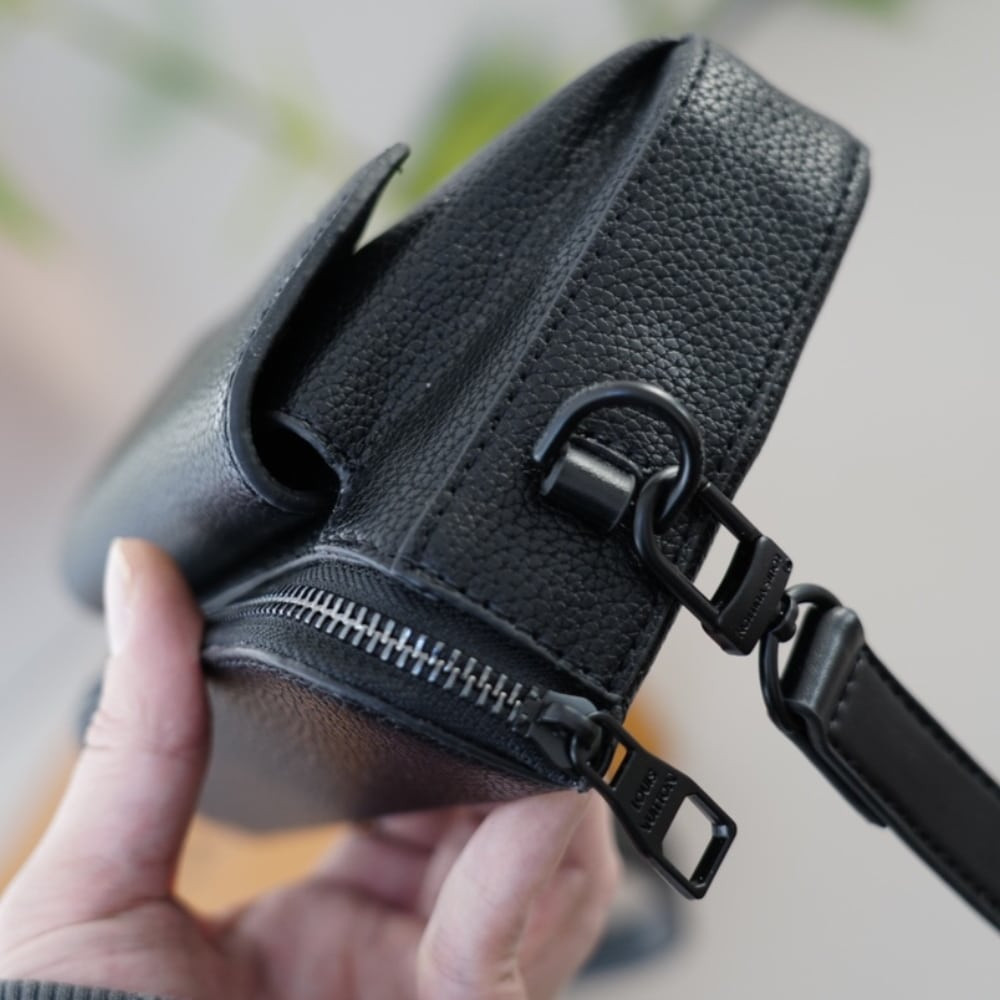 LV Bag - 29 x 13 x 3 cm