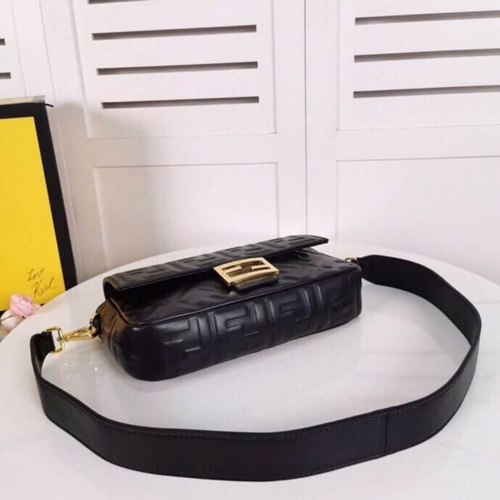 fendi bag - 27 x 15 x 6 cm