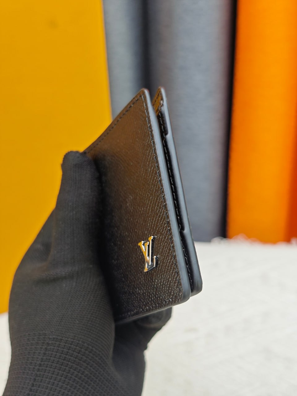 LV WALLET/ 19 x 10cm