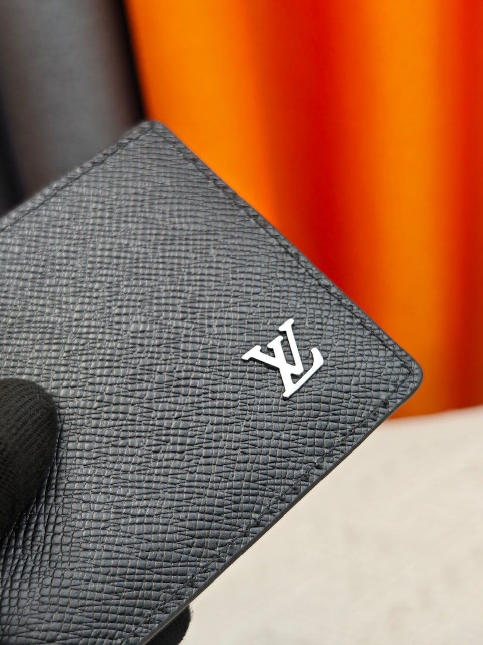 LV WALLET/ 19 x 10cm