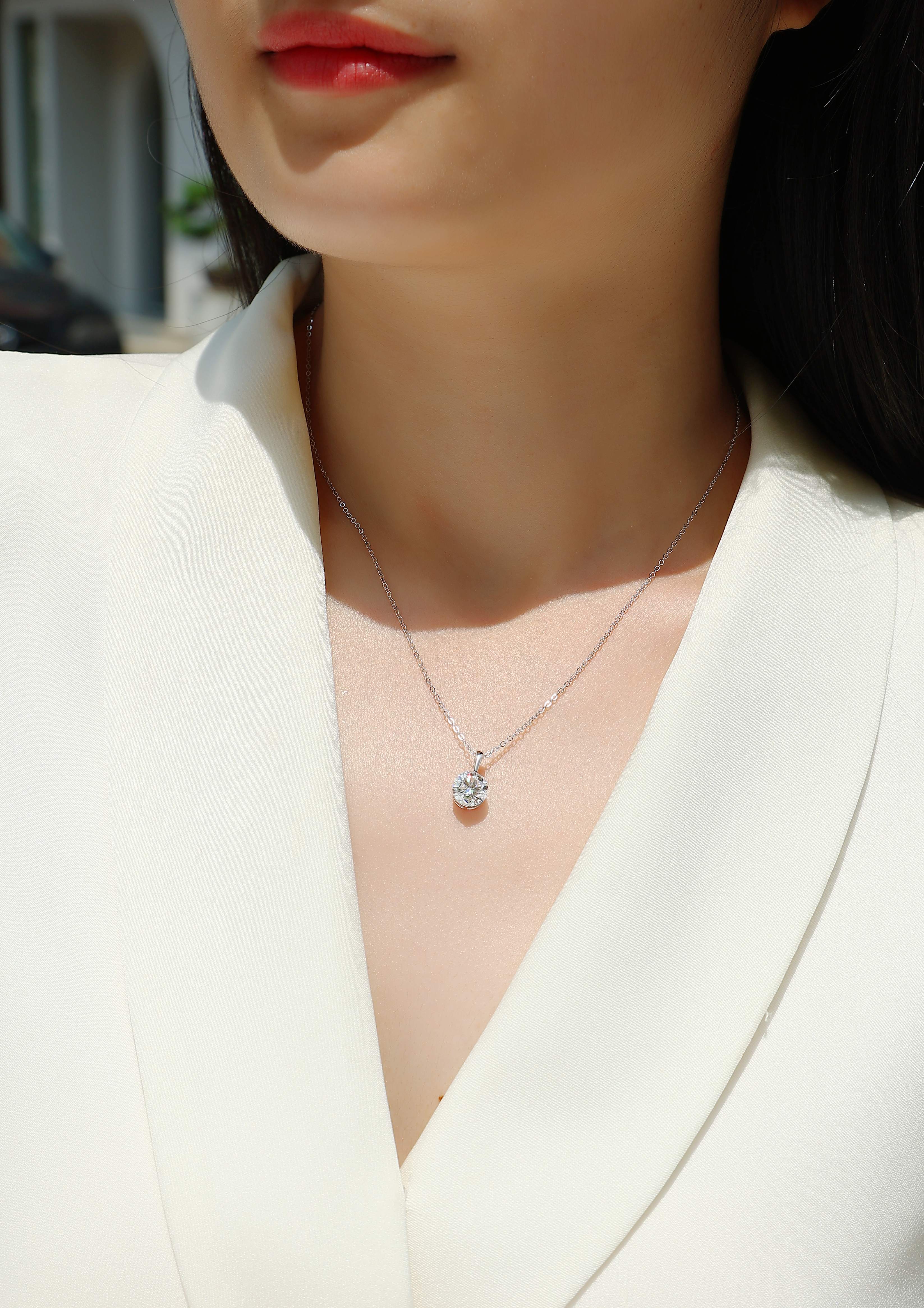 1 CT S925 Women’s Mozambique Stone Compact Pendant