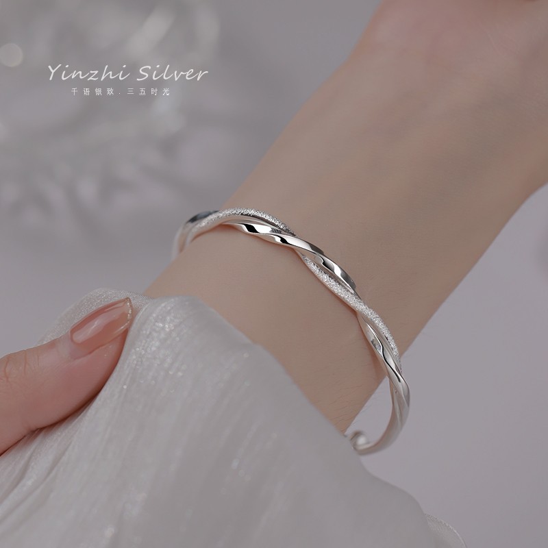 S990 15g Fried Dough Twists Tuila Mobius  trendy Style Bracelet