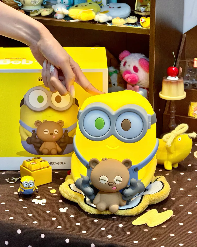 <正版授權>小小兵 BOB 拍拍燈 夜燈 三檔調光 環球影城