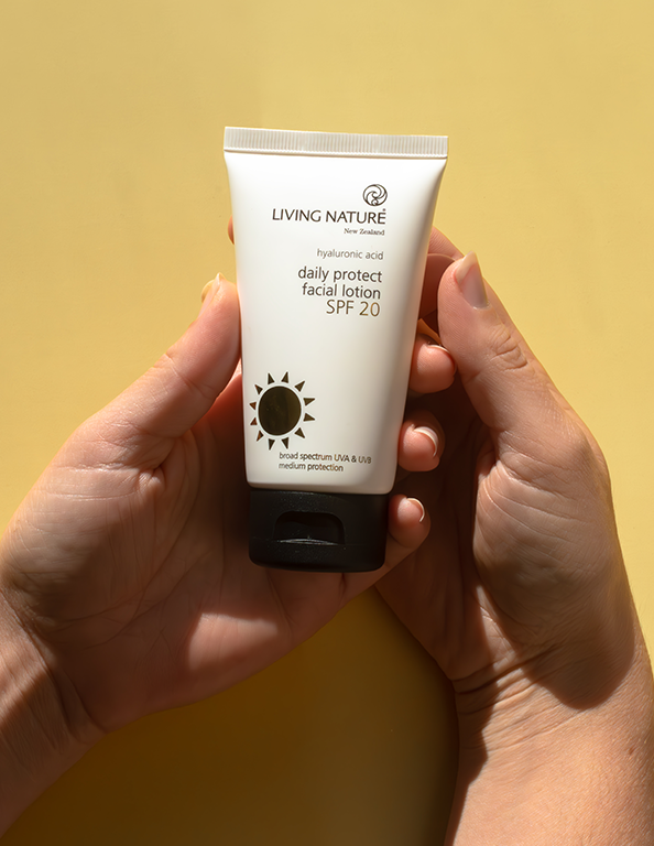 NEW LOOK Daily Protect Facial Lotion SPF 20