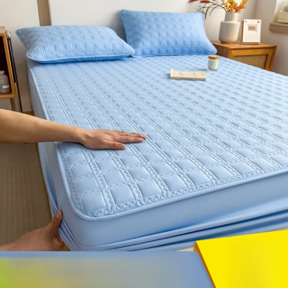Thickened quilted mattress protector