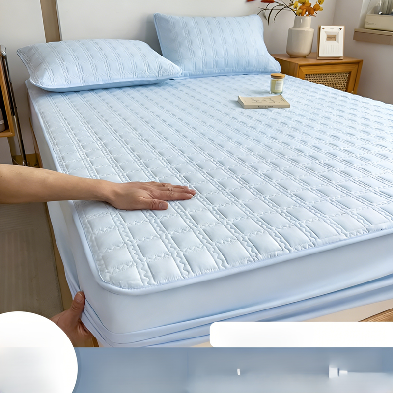 Thickened quilted mattress protector