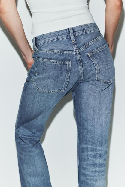 Effortless Low-Waist Jeans
