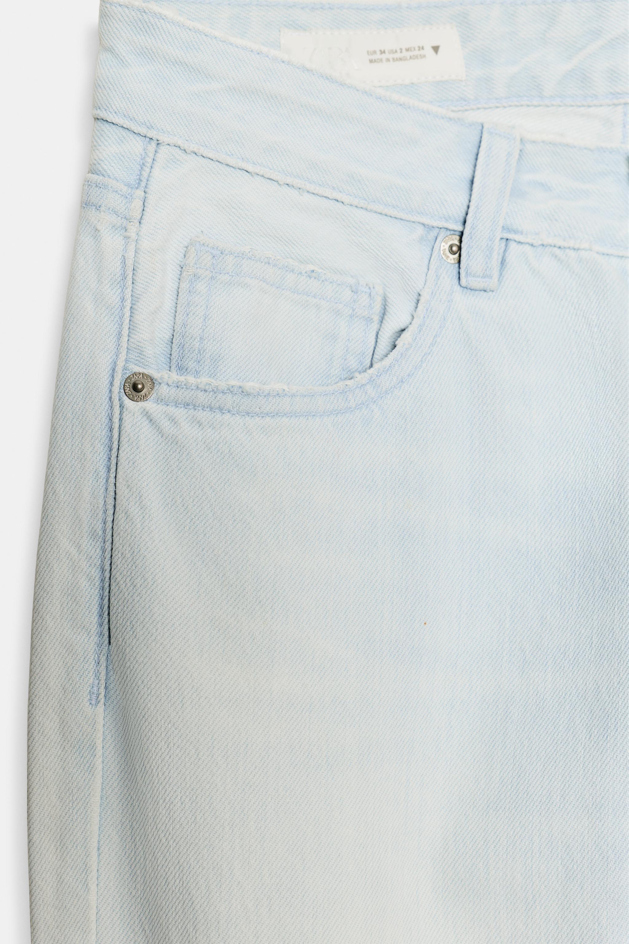 Signature Low-Rise Wide Leg Jeans