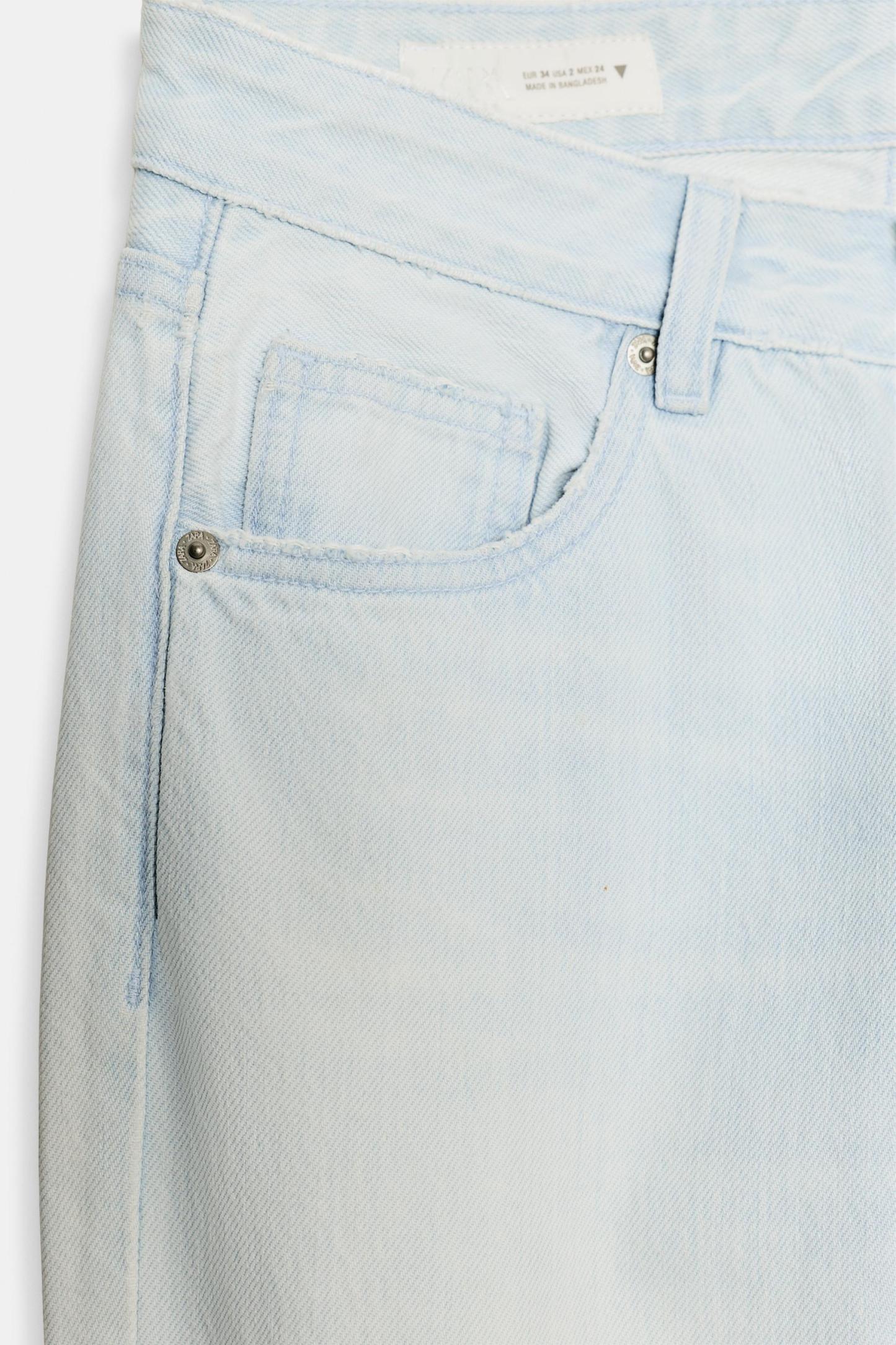 Signature Low-Rise Wide Leg Jeans