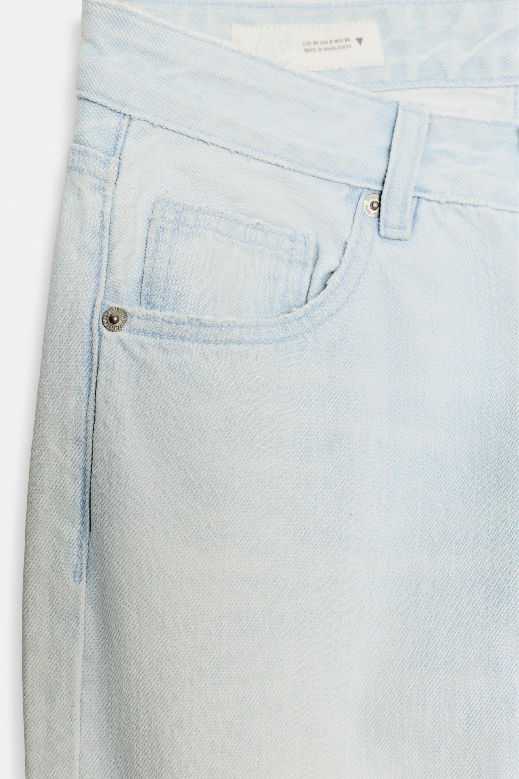 Signature Low-Rise Wide Leg Jeans