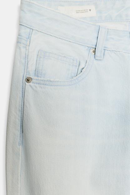 Signature Low-Rise Wide Leg Jeans