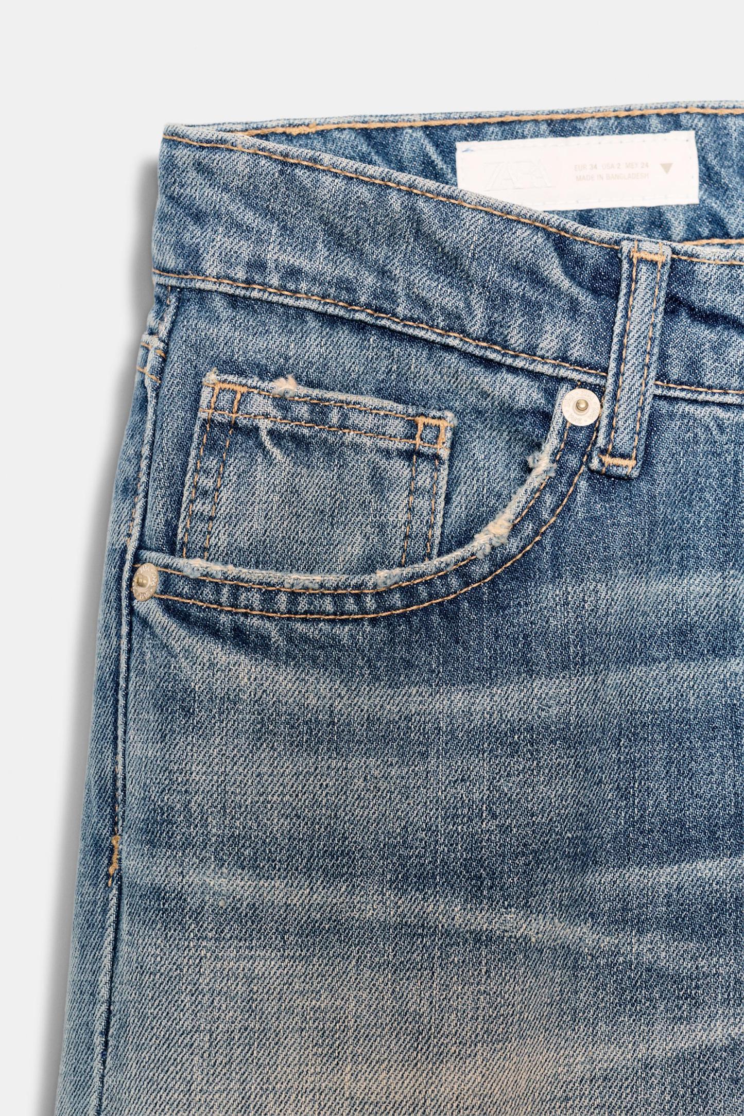 Low-Rise Loose Fit Jeans