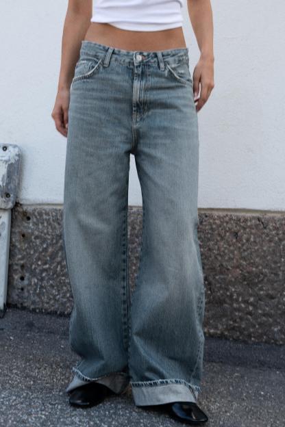 Cuffed Baggy Mid-Waist Jeans