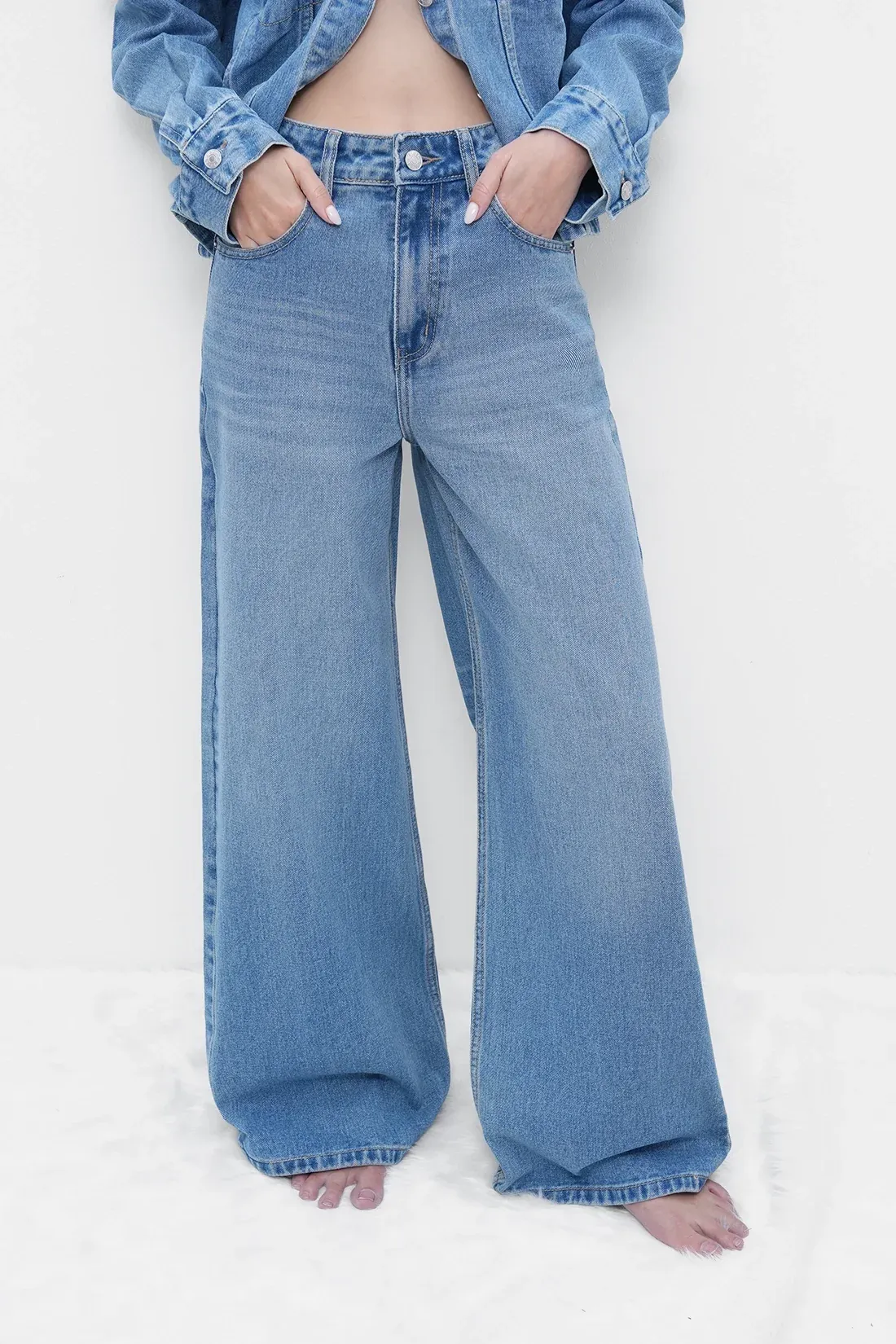 Modern Muse Straight Jeans