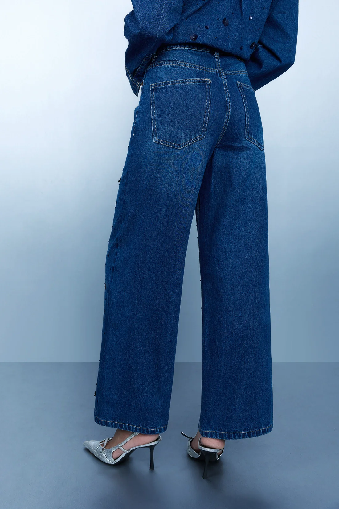 Embroidered Cropped Jeans