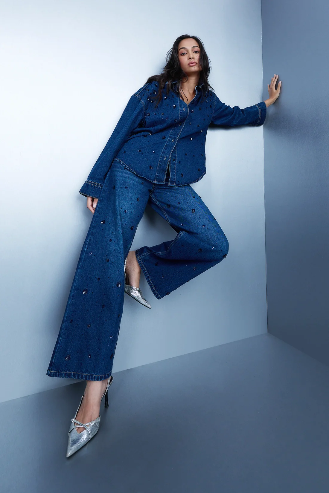 Embroidered Cropped Jeans